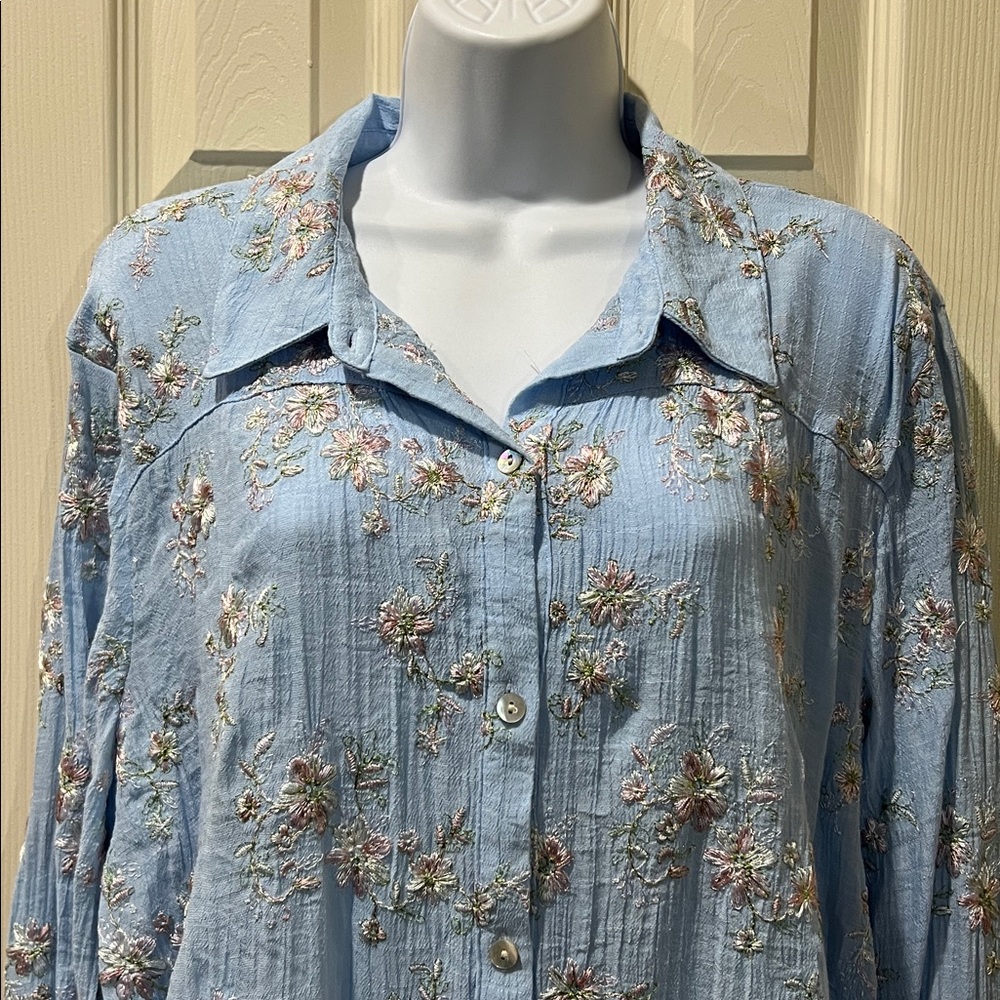 Rose & Everly Womens Light Blue Floral Button-Down Shirt Sz XXL Fairy Whimsigoth